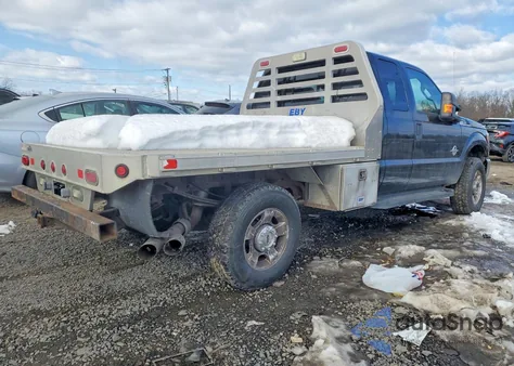 2015 Ford F350 Super Duty z USA, uszkodzony, nr VIN 1FT8X3BT9FEC86109